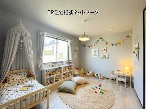 【洋室│6帖】  本画像はAIがCGで家具作成しており、実際の現地に家具は設置されておりません。また、販売価格に家具等は含まれておりません。