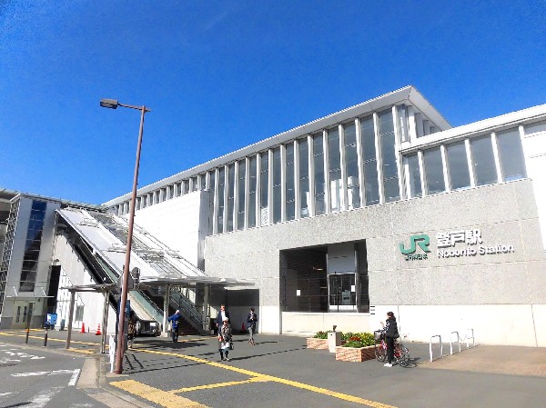 周辺環境:登戸駅(JR南武線と小田急線の乗換駅です。新宿へのアクセスが便利なだけではなく、代々木上原駅より「東京メトロ千代田線」へも乗り入れており、便利です。)