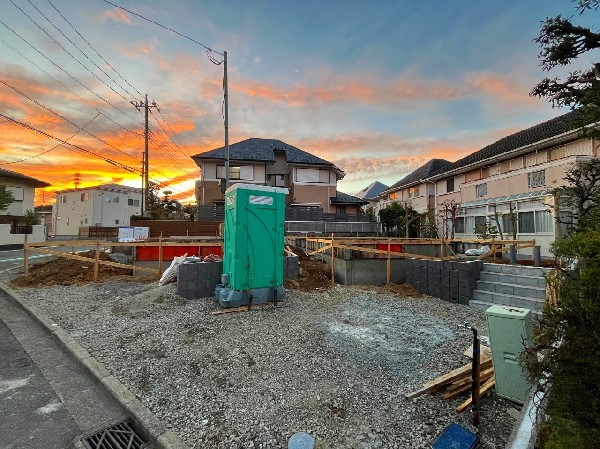 外観:現地写真（2025年11月撮影、建築中）