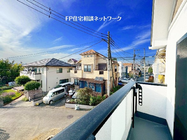 外観:何処までも見渡せる一見の価値ある眺望。見下ろすことは出来ても、見られることがないというのは、都会ではありえない贅沢さ。