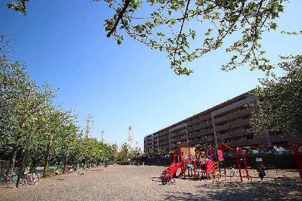 周辺環境:小田多目的広場(グランド)