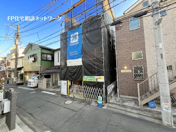 外観:建物面積121m2以上の大型間取り　LDK17.62帖の広々した広さに4部屋あり、家族の多いご家庭やワークスペースを確保したいご家庭にも最適です。