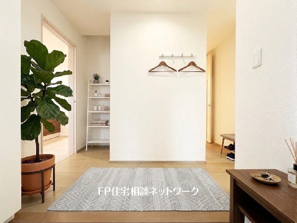 ■玄関■本画像はAIがCGで家具作成しており、実際の現地に家具は設置されておりません。また、販売価格に家具、小物等は含まれておりません。