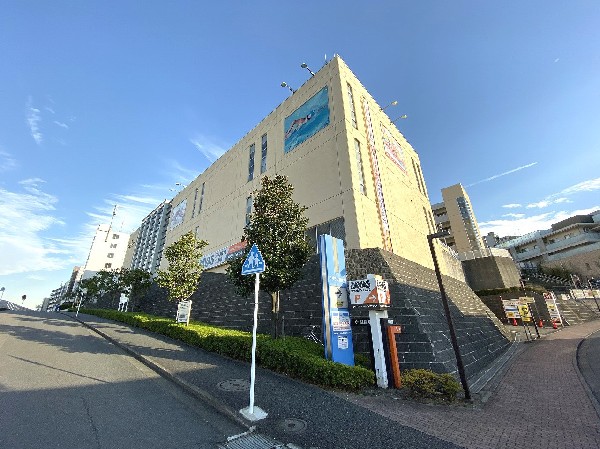 周辺環境:ザバス　スポーツクラブ藤が丘(駅から徒歩1分にあるスポーツクラブ。簡単なエクササイズから本格的なプログラムまで行うことが可能。見学や体験もできます。)