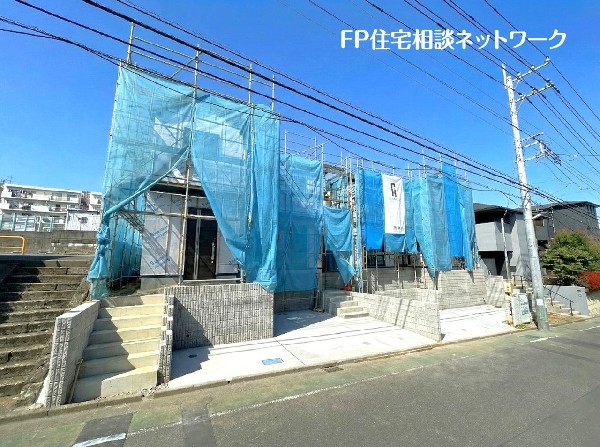 外観:閑静な住宅地で子育て家族にピッタリ。毎日のお散歩も快適な緑に恵まれたエリアで、自然に包まれた穏やかな暮らしを実現するための、ゆとりある住環境が整っています。