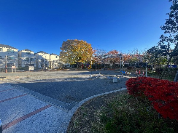 周辺環境:井田杉山町北公園(住宅街らしく近隣には公園が複数ありますので、お子様にも嬉しい住環境です。きっと、お気に入りの公園がみつかるはずです。)