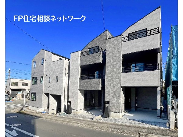 外観:【類似外観同仕様】施工例のため分譲中の建物とは外壁、屋根開口部等の形状・仕様が異なります