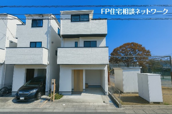 外観:毎日のお散歩も快適な緑に恵まれた閑静な住宅地は、伸び伸びスローライフを叶えてくれます。自然豊富な季節の移ろいを身近に感じられる環境で子育てすれば、お子様もきっと素直に成長してくれるはずです！