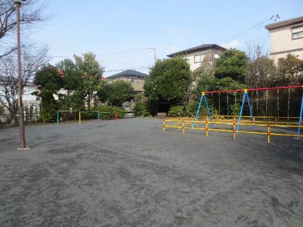 周辺環境:王禅寺西公園(住宅街らしく近隣には公園が複数ありますので、お子様にも嬉しい住環境です。きっと、お気に入りの公園がみつかるはずです。)