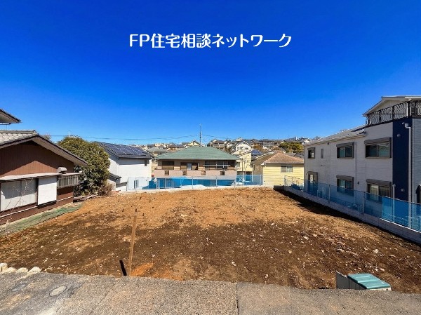 外観:閑静な住宅地で子育て家族にピッタリ。毎日のお散歩も快適な緑に恵まれたエリアで、自然に包まれた穏やかな暮らしを実現するための、ゆとりある住環境が整っています。緑の潤いを感じながらホッと生活できそう。
