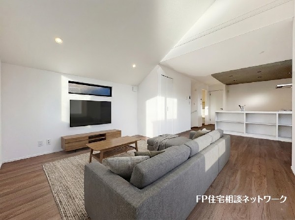 【プラン例　建物価格1650万円　建物面積99.78m2】想像以上の質感が訪れる者の心を離さない。フローリング素材、カラーバランス、どれをとってもワンランク上の仕上がり。