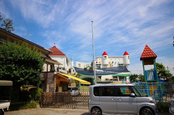 周辺環境:初山幼稚園(広いグランドがあるので走り周れる大きな幼稚園。室内プールもあります。夏には園児たちが楽しそうに水浴びします。農園もあり野菜の収穫も行っています。)