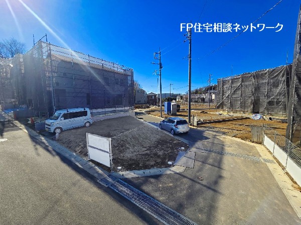 外観:周辺にはスーパーやドラッグストア、家電量販店などがあり、お買物施設も充実しており日常に困らない住環境です。