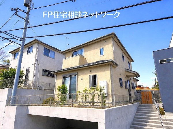 外観:閑静な住宅地で子育て家族にピッタリ。毎日のお散歩も快適な緑に恵まれたエリアで、自然に包まれた穏やかな暮らしを実現するための、ゆとりある住環境が整っています。