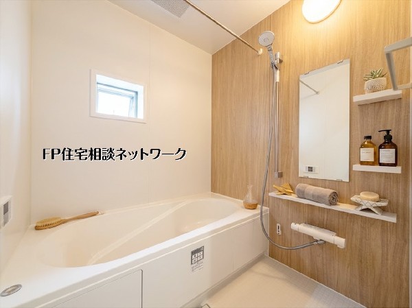 【浴室】  本画像はAIがCGで衣類・小物を作成しており、実際の現地に衣類・小物は設置されておりません。また、販売価格に衣類・小物等は含まれておりません。