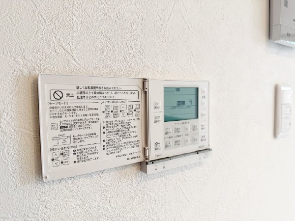 家族が集まる場所には、足元からあったか床暖房付です。ホコリが舞い上がりにくく、静かで空気もクリーン、快適な居住空間です。