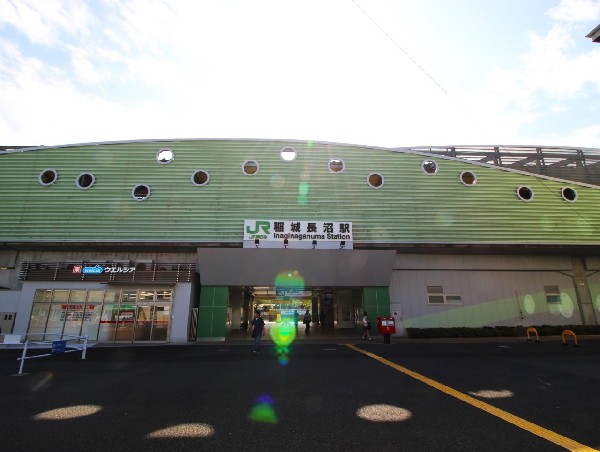 周辺環境:稲城長沼駅(駅近くには「いなぎ発信基地ペアテラス」（観光案内スポット）があり、イベントなども開催しています。)