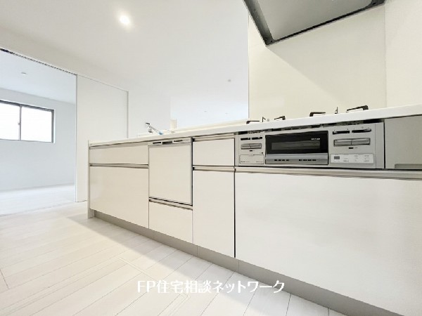 毎日使うキッチンが綺麗で清潔ならお料理を作るのも楽しくなりますよね。機能性とデザイン性を兼ね備えた嬉しいキッチン。