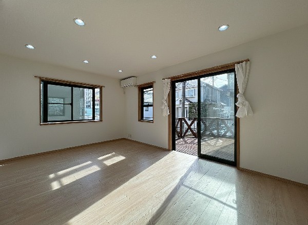 家族の一体感を感じられる広々としたスペース。家族と過ごす時間を大切にする方にピッタリのゆとりの住空間です。