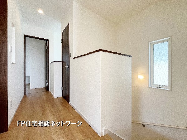 早く引越しがしたい、転勤が決まった！という方におすすめの即入居・完成済の新築一戸建て。契約前に室内の見学ができ、部屋の雰囲気や広さ、眺望、住宅設備の使い勝手などしっかり確認できます。