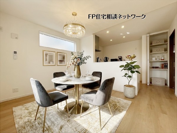 【ダイニングスペース】  本画像はAIがCGで家具作成しており、実際の現地に家具は設置されておりません。また、販売価格に家具等は含まれておりません。