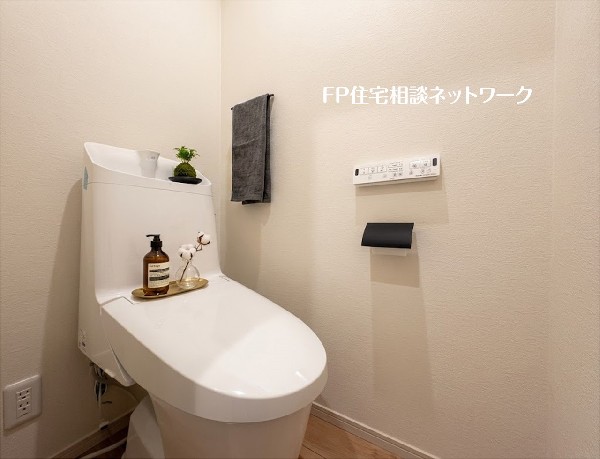 【トイレ】本画像はAIがCGで小物を作成しており、実際の現地に小物は設置されておりません。また、販売価格に小物等は含まれておりません。