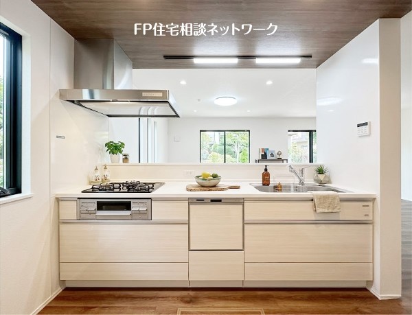 【キッチン収納】本画像はAIがCGで家具・小物を作成しており、実際の現地に家具・小物は設置されておりません。また、販売価格に家具・小物等は含まれておりません。