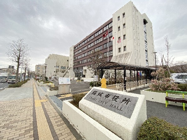 周辺環境:市役所(市役所が近いと流石に便利です。特にお子様が小さいうちは何かと役所に行く用事があります。)