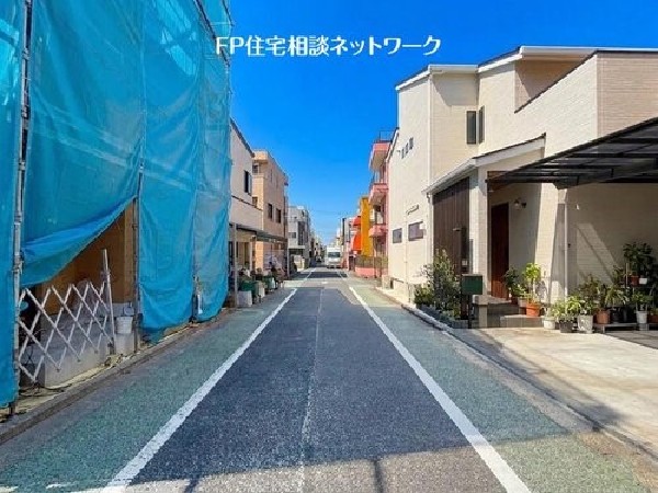 外観:周辺には商店などもあり、日常のお買物にも困らない便利な住環境です。