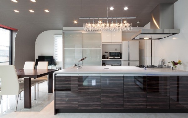 建物価格2200万円　建物面積100m2  Kitchen 使うほどに良さがわかる実用美のキッチン　Takara-Ofelia