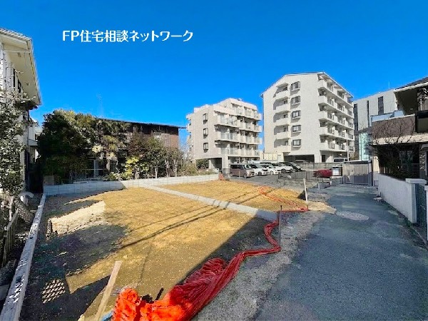 外観:大通りから1本入った閑静な住宅街、都会の中で静かな日常を送る事が出来る住環境です。
