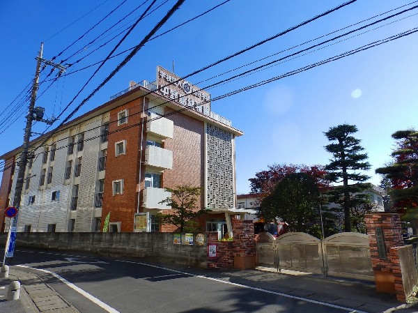 周辺環境:中野島幼稚園　(豊かな自然に囲まれ、園舎・園庭から子供たちの元気な声が聞こえてきます。できることが増えていく、お子様の成長が楽しみです。)