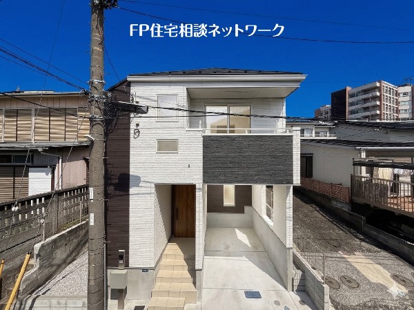 外観:閑静な住宅地で子育て家族にピッタリ。毎日のお散歩も快適な緑に恵まれたエリアで、自然に包まれた穏やかな暮らしを実現するための、ゆとりある住環境が整っています。