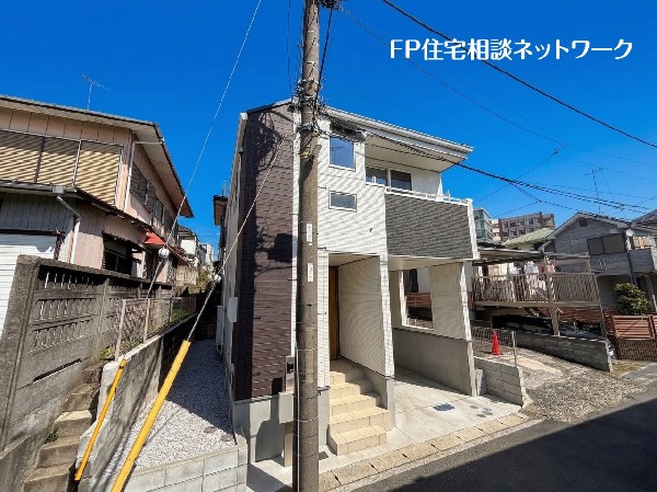 外観:自然豊富な季節の移ろいを身近に感じられる環境で子育てすれば、お子様もきっと素直に成長してくれるはずです！