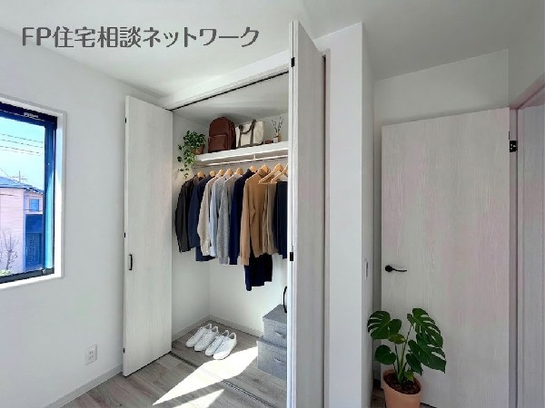 本画像はAIがCGで家具作成しており、実際の現地に家具は設置されておりません。また、販売価格に家具、小物等は含まれておりません。