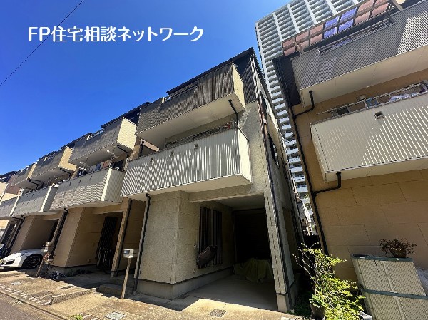 外観:閑静な住宅地で子育て家族にピッタリ。毎日のお散歩も快適な緑に恵まれたエリアで、自然に包まれた穏やかな暮らしを実現するための、ゆとりある住環境が整っています。緑の潤いを感じながらホッと生活できそう。