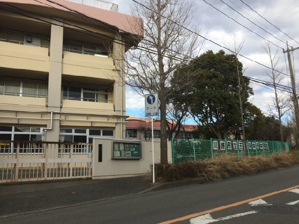周辺環境:王禅寺中央中学校(川崎市麻生区の王禅寺中学校と白山中学校が統合されて、平成20年4月に開校した学校です。)