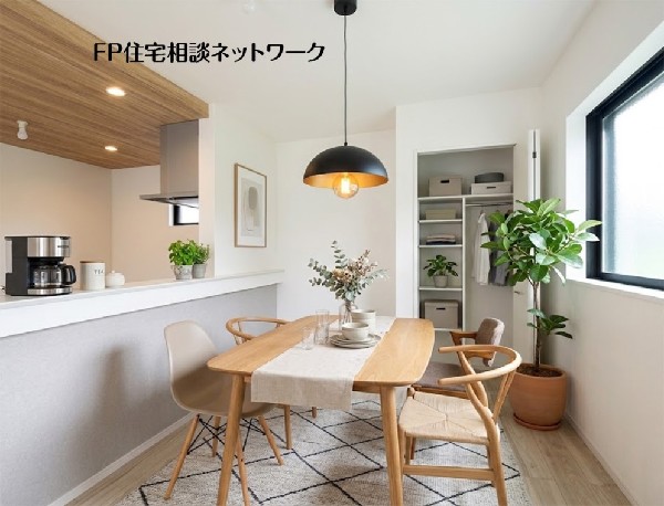 【LDK│19.2帖】  本画像はAIがCGで家具を作成しており、実際の現地に家具は設置されておりません。また、販売価格に家具等は含まれておりません。