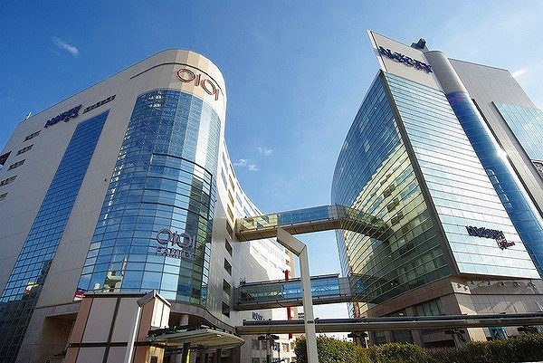 周辺環境:マルイファミリー溝口(洋服や雑貨のお店だけではなく、飲食店、本屋など幅広いお店が入る駅前大型商業施設。)