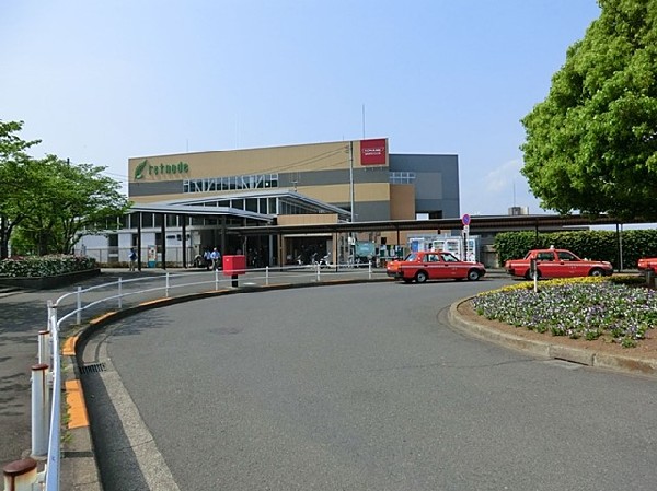 周辺環境:稲城駅(駅と直結してスーパーやドラッグストア、100円ショップなど生活必需品が一度に揃うショッピングモール「京王リトナード稲城」があります。)