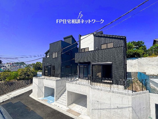 外観:【類似外観同仕様】施工例のため分譲中の建物とは外壁、屋根開口部等の形状・仕様が異なります。