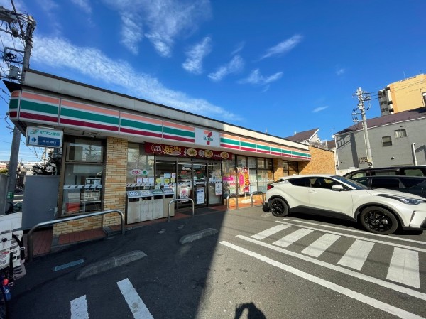 周辺環境:セブンイレブン川中島2丁目店(～近くて便利～新商品やキャンペーン等だけでなく、宅配便、切手、ATM等様々なサービスが充実のコンビニエンスストア。)