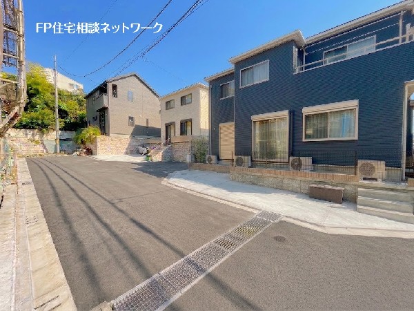 外観:全14棟の大規模開発現場！周辺の住宅も新しく綺麗な街並で同世代の方も多く生活のしやすい住環境です。