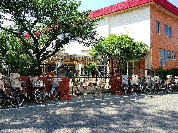 周辺環境:宮前幼稚園　(今この瞬間を、わくわく生き活きとびっきり輝いて生きてほしい。そんな思いで園づくりをしています。)