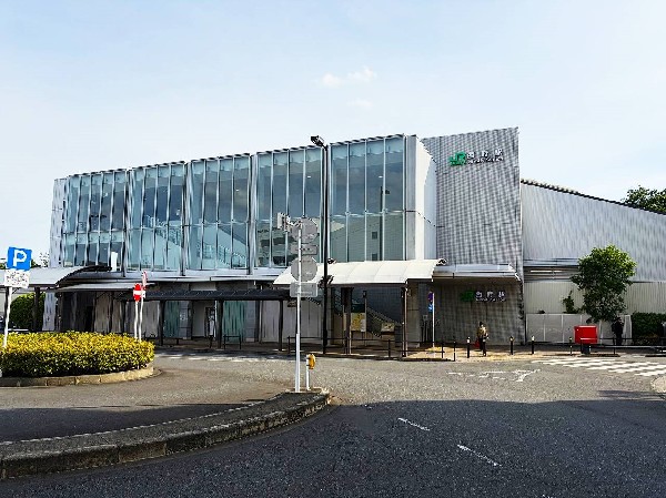 周辺環境:西府駅(相対式乗り場の地上駅。 駅周辺には、日本電気府中事業場、マインズ農業協同組合本店、府中市西府文化センターなどがある。)