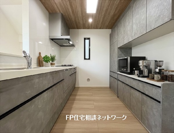 【キッチン】本画像はAIがCGで家具を作成しており、実際の現地に家具は設置されておりません。また、販売価格に家具等は含まれておりません。