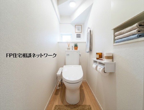 【トイレ】  本画像はAIがCGで小物を作成しており、実際の現地に小物は設置されておりません。また、販売価格に小物等は含まれておりません。