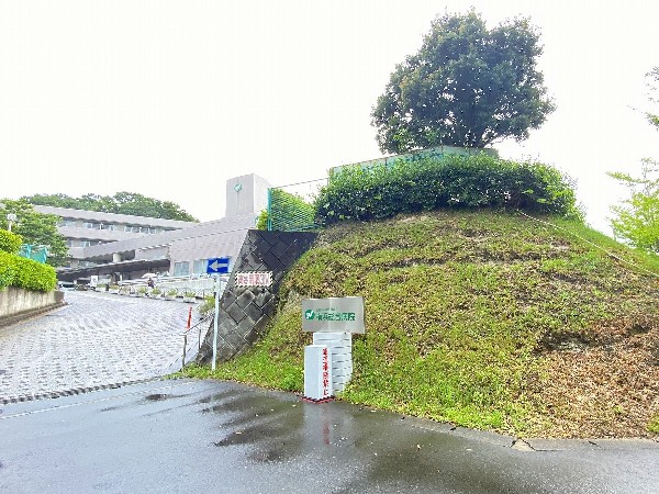 周辺環境:医療法人社団緑成会横浜総合病院　(循環器内科・整形外科・産婦人科・乳腺外科・心臓血管外科などを診療。休診日：日曜・祝日。土曜診療。)