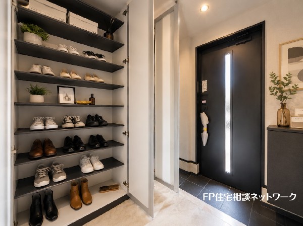■下駄箱■本画像はAIがCGで家具作成しており、実際の現地に家具は設置されておりません。また、販売価格に家具、小物等は含まれておりません。