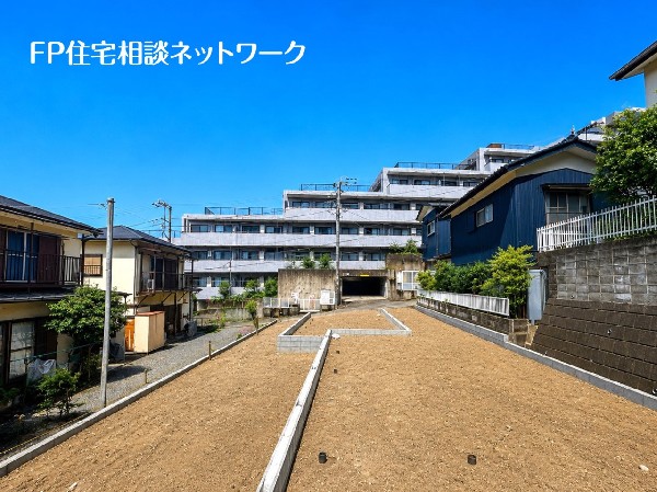 外観:閑静な住宅地で子育て家族にピッタリ。毎日のお散歩も快適な緑に恵まれたエリアで、自然に包まれた穏やかな暮らしを実現するための、ゆとりある住環境が整っています。